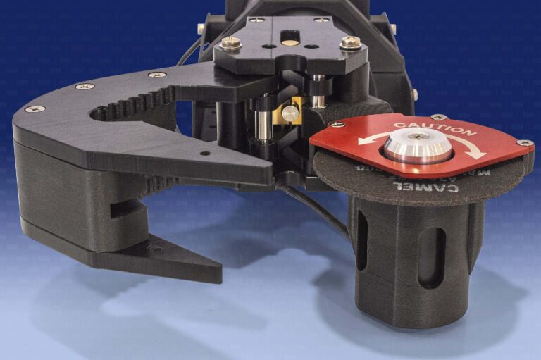 rov-accessory-manipulators-1000x667-cuthead